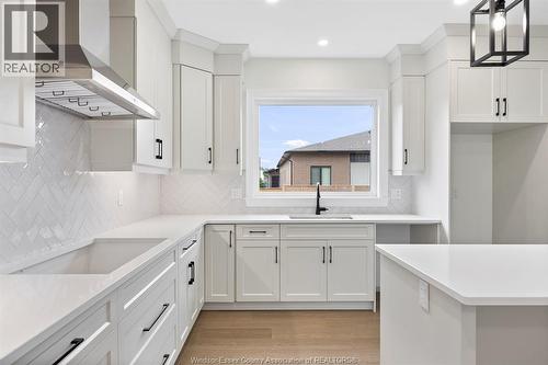 1200 Campana Crescent, Lakeshore, ON - Indoor Photo Showing Kitchen With Upgraded Kitchen