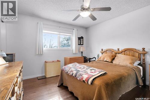 344 Russell Road, Saskatoon, SK - Indoor Photo Showing Bedroom