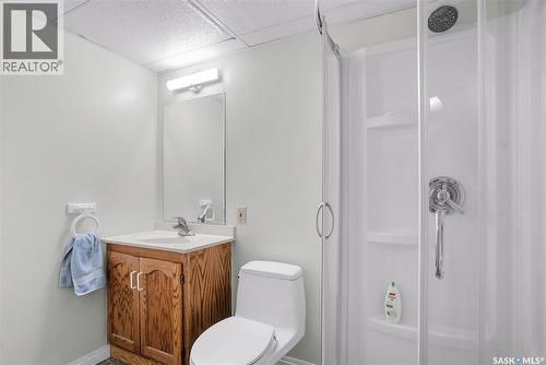 344 Russell Road, Saskatoon, SK - Indoor Photo Showing Bathroom