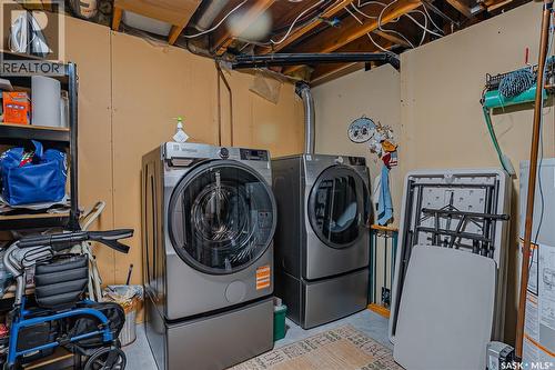 344 Russell Road, Saskatoon, SK - Indoor Photo Showing Laundry Room