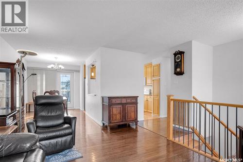 344 Russell Road, Saskatoon, SK - Indoor