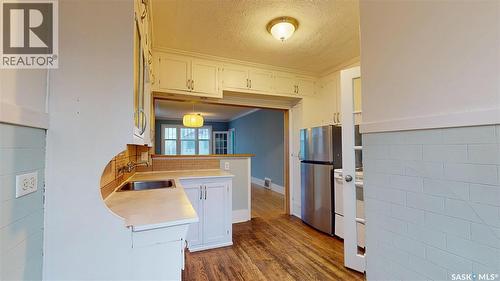 2275 Quebec Street, Regina, SK - Indoor Photo Showing Kitchen