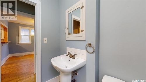 2275 Quebec Street, Regina, SK - Indoor Photo Showing Bathroom