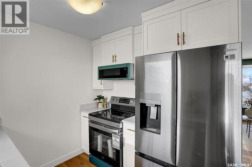 1543 Stadacona Street W, Moose Jaw, SK - Indoor Photo Showing Kitchen With Stainless Steel Kitchen
