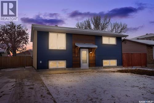 1543 Stadacona Street W, Moose Jaw, SK - Outdoor