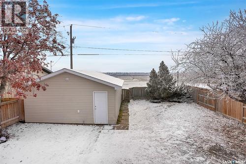 1543 Stadacona Street W, Moose Jaw, SK - Outdoor
