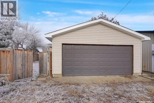 1543 Stadacona Street W, Moose Jaw, SK - Outdoor