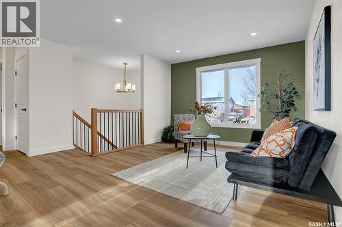 1543 Stadacona Street W, Moose Jaw, SK - Indoor Photo Showing Living Room
