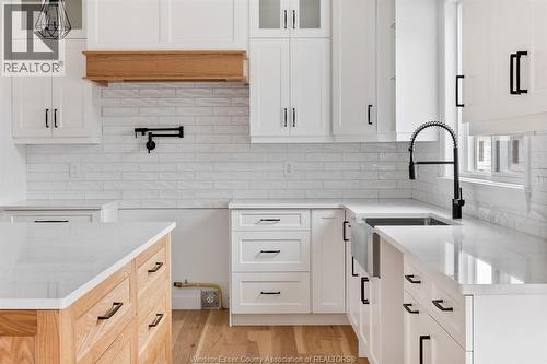 1198 Campana Crescent, Lakeshore, ON - Indoor Photo Showing Kitchen With Upgraded Kitchen