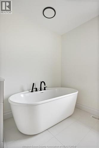 1198 Campana Crescent, Lakeshore, ON - Indoor Photo Showing Bathroom