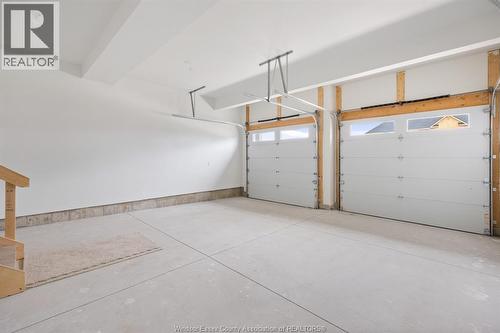 1198 Campana Crescent, Lakeshore, ON - Indoor Photo Showing Garage