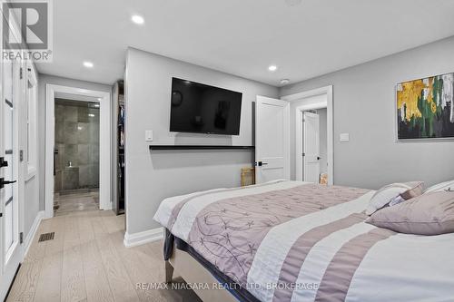 3560 Strang Drive, Niagara Falls (Chippawa), ON - Indoor Photo Showing Bedroom