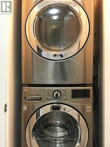 409 - 1060 Sheppard Avenue W, Toronto, ON - Indoor Photo Showing Laundry Room