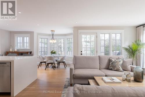 247 Douglas Avenue, Oakville (Oo Old Oakville), ON - Indoor Photo Showing Living Room