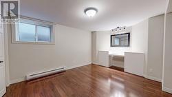 Downstairs bedroom - 