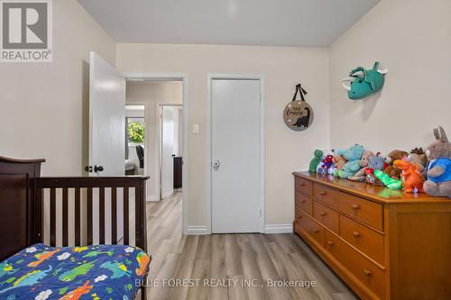 2 The Birches Place, London South (South T), ON - Indoor Photo Showing Bedroom