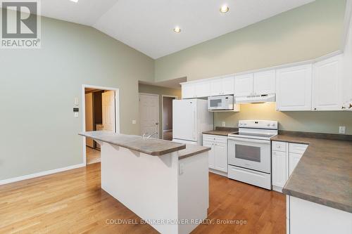 23 - 680 Commissioners Road W, London South (South M), ON - Indoor Photo Showing Kitchen