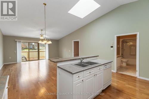 23 - 680 Commissioners Road W, London South (South M), ON - Indoor Photo Showing Kitchen With Double Sink