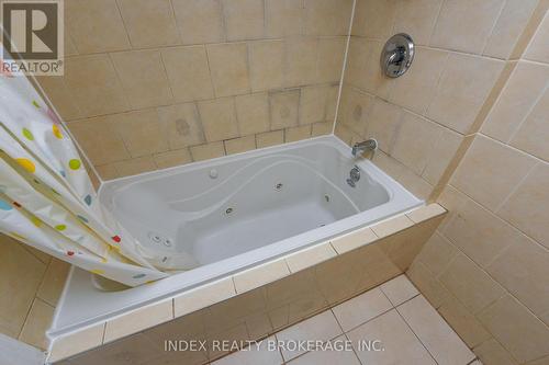 10 Leopard Gate, Brampton, ON - Indoor Photo Showing Bathroom
