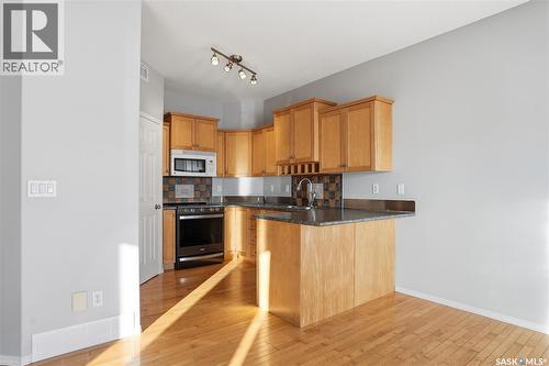 120 655 Kenderdine Road, Saskatoon, SK - Indoor Photo Showing Kitchen