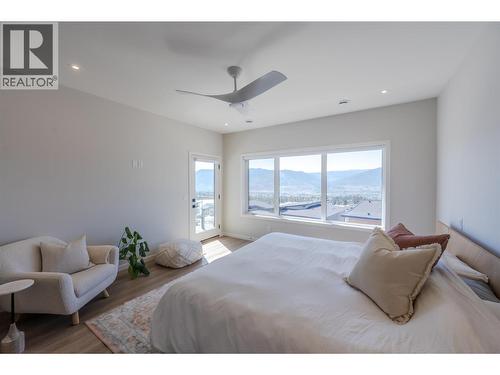 174 Fawn Court, Penticton, BC - Indoor Photo Showing Bedroom