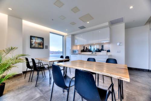 Salle communautaire - 710-1170 Rue Montcalm, Montréal (Ville-Marie), QC - Indoor Photo Showing Dining Room
