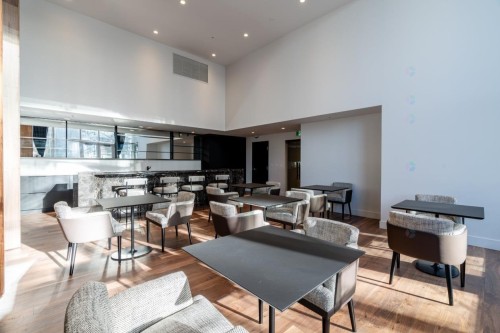 Bar - 506-1500 Boul. René-Lévesque O., Montréal (Ville-Marie), QC - Indoor