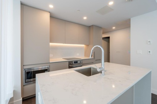 Cuisine - 506-1500 Boul. René-Lévesque O., Montréal (Ville-Marie), QC - Indoor Photo Showing Kitchen With Upgraded Kitchen