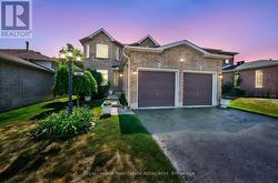 56 BIRD STREET  Barrie, ON L4N 0X4