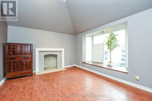 270 Lakeshore Road E, Mississauga, ON 