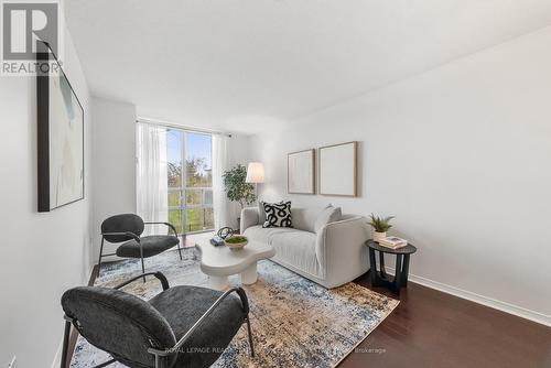 312 - 11 Michael Power Place, Toronto, ON - Indoor Photo Showing Living Room
