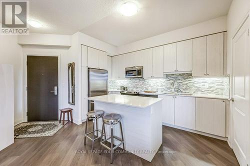413 - 25 Fontenay Court, Toronto, ON - Indoor Photo Showing Kitchen With Upgraded Kitchen