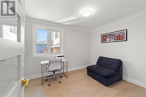 730 Hyde Road, Burlington, ON - Indoor