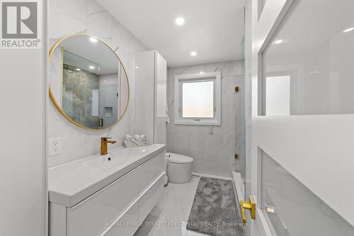 730 Hyde Road, Burlington, ON - Indoor Photo Showing Bathroom
