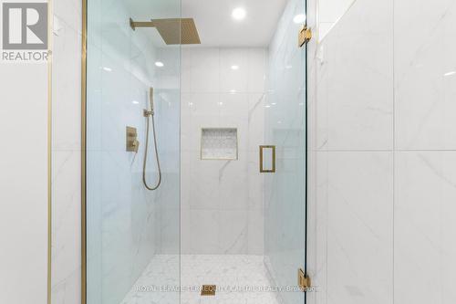 730 Hyde Road, Burlington, ON - Indoor Photo Showing Bathroom