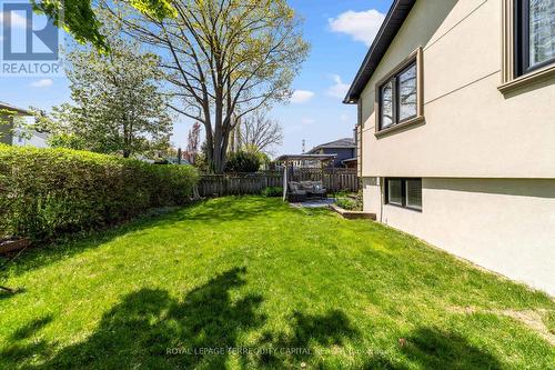 730 Hyde Road, Burlington, ON - Outdoor