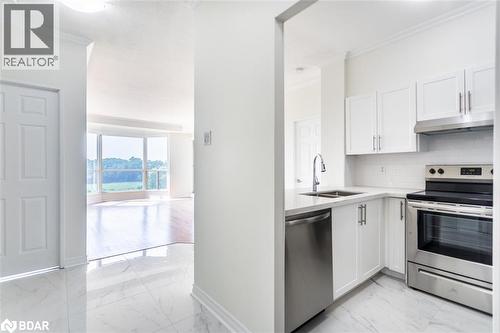 2511 Lakeshore Road W Unit# 718, Oakville, ON - Indoor Photo Showing Kitchen With Double Sink