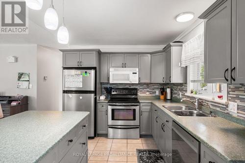 8 Oriole Crescent, Hamilton Township (Baltimore), ON - Indoor Photo Showing Kitchen With Double Sink