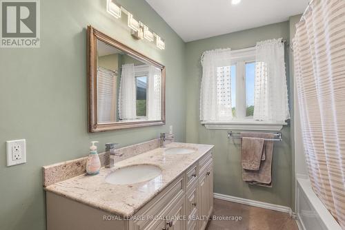 8 Oriole Crescent, Hamilton Township (Baltimore), ON - Indoor Photo Showing Bathroom