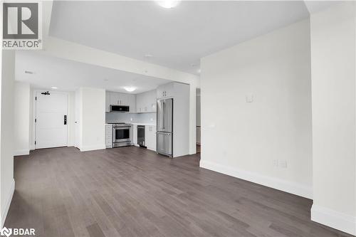 93 Arthur Street S Unit# 1212, Guelph, ON - Indoor Photo Showing Kitchen