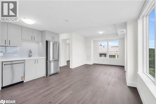 93 Arthur Street S Unit# 1212, Guelph, ON - Indoor Photo Showing Kitchen