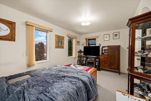 2425 Collingwood Road, West Kelowna, BC - Indoor Photo Showing Bedroom