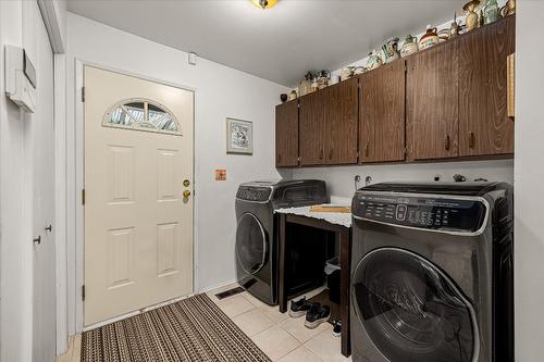 2425 Collingwood Road, West Kelowna, BC - Indoor Photo Showing Laundry Room