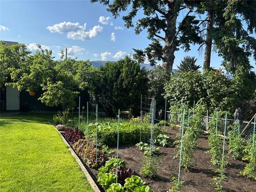 2425 Collingwood Road, West Kelowna, BC - Outdoor