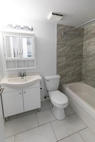 Salle de bains - 308-110 Rue St-François N., Sherbrooke (Fleurimont), QC - Indoor Photo Showing Bathroom