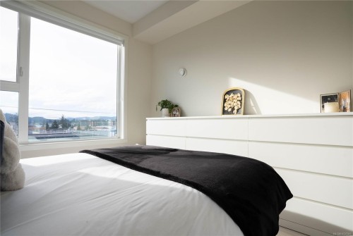403-842 Orono Ave, Langford, BC - Indoor Photo Showing Bedroom