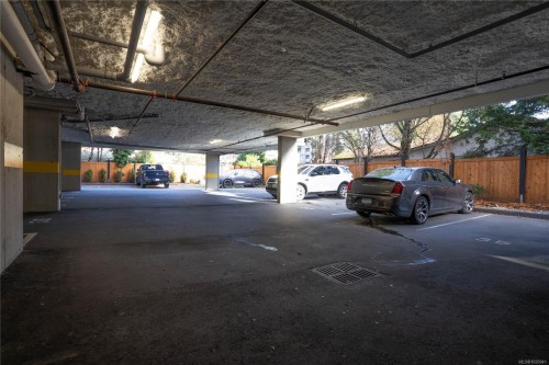 403-842 Orono Ave, Langford, BC - Indoor Photo Showing Garage
