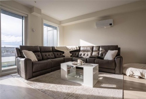 403-842 Orono Ave, Langford, BC - Indoor Photo Showing Living Room
