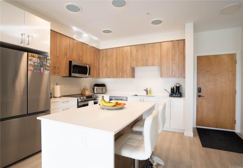 403-842 Orono Ave, Langford, BC - Indoor Photo Showing Kitchen