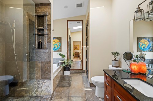 440 Gilbert Rd, Qualicum Beach, BC 